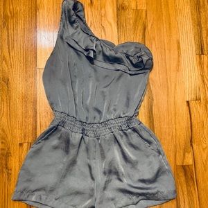 One shoulder romper